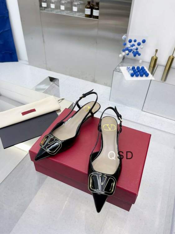 Picture of Valentino Shoes _SKUValentinosz35-415CSD090920359